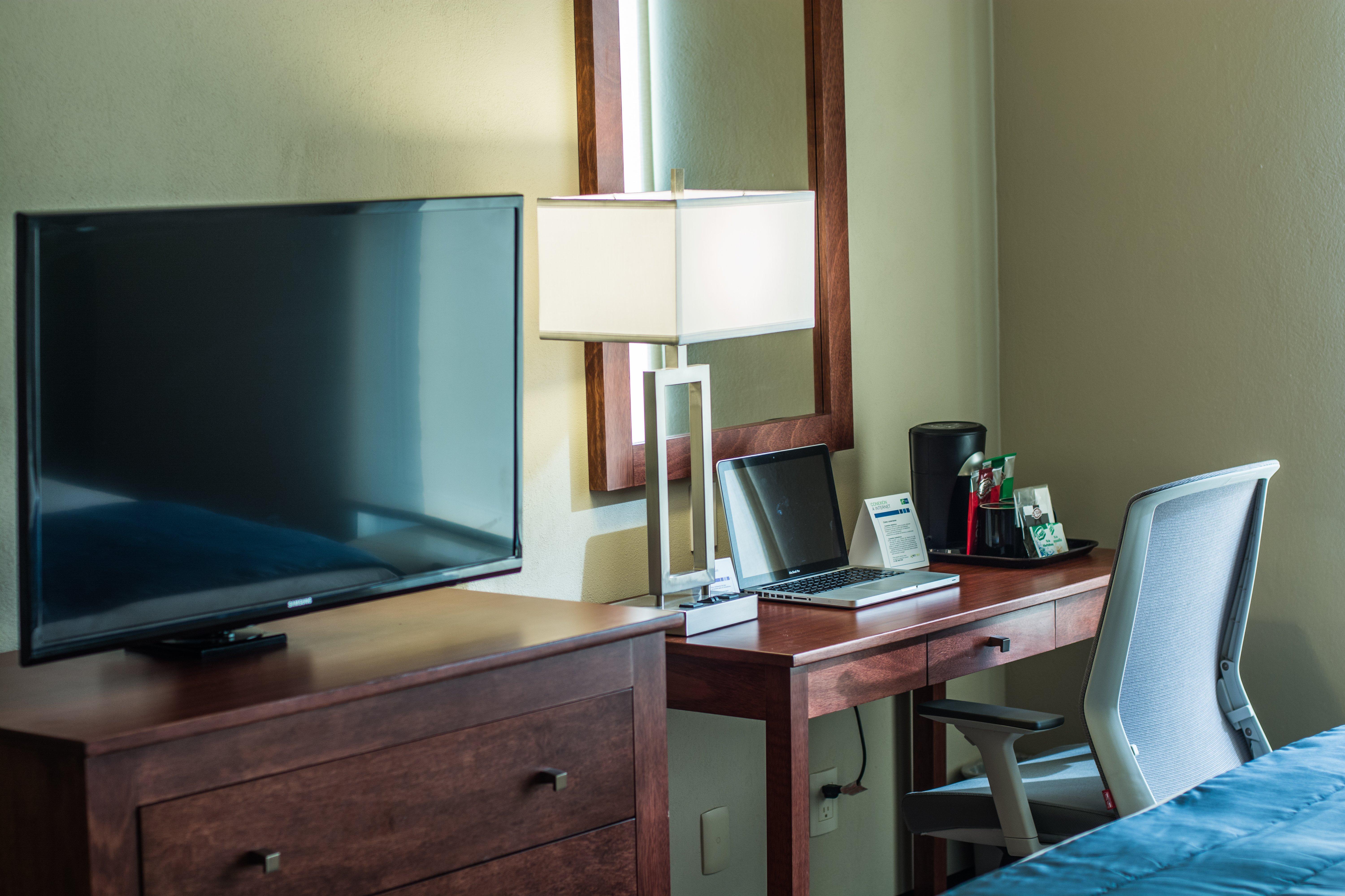 Holiday Inn Express Guadalajara Aeropuerto By Ihg Las Pintas Ngoại thất bức ảnh