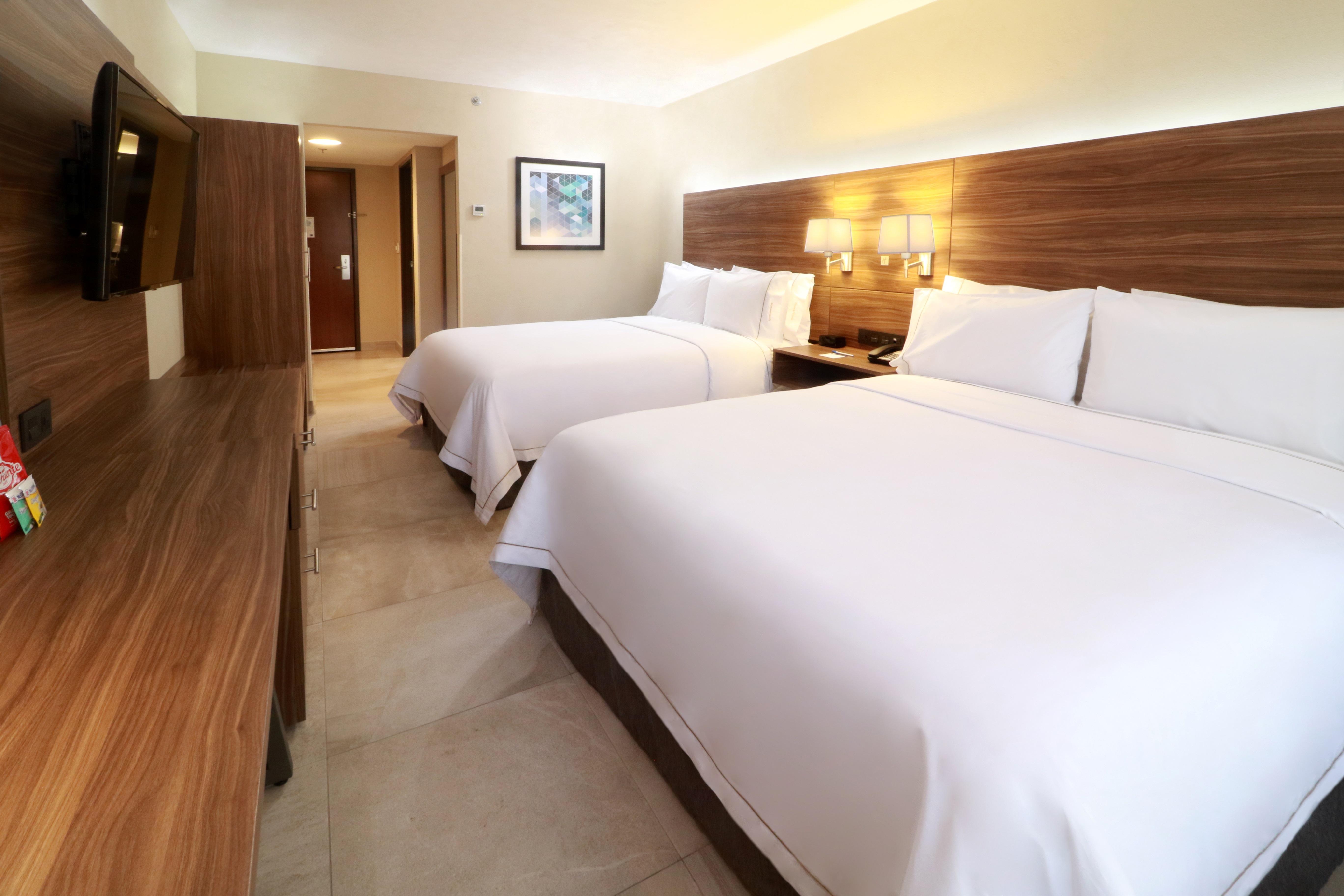Holiday Inn Express Guadalajara Aeropuerto By Ihg Las Pintas Ngoại thất bức ảnh