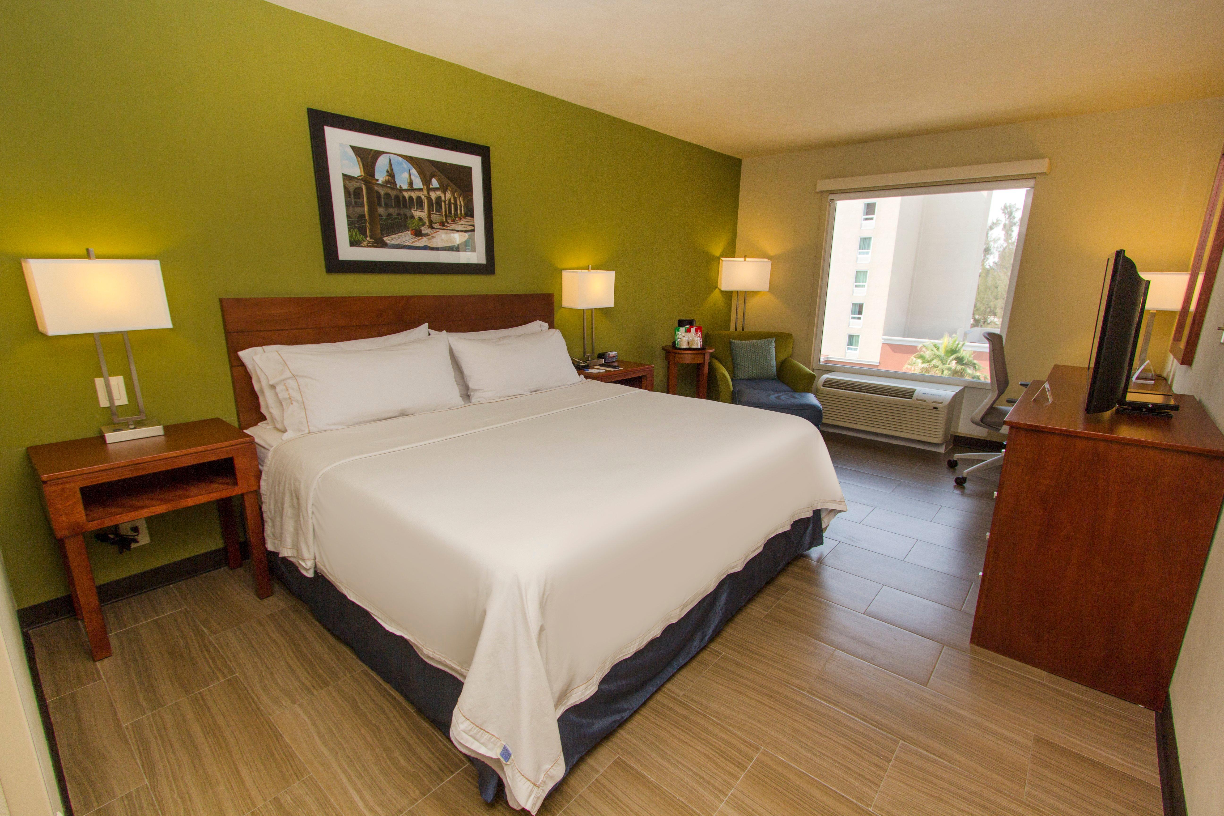 Holiday Inn Express Guadalajara Aeropuerto By Ihg Las Pintas Ngoại thất bức ảnh