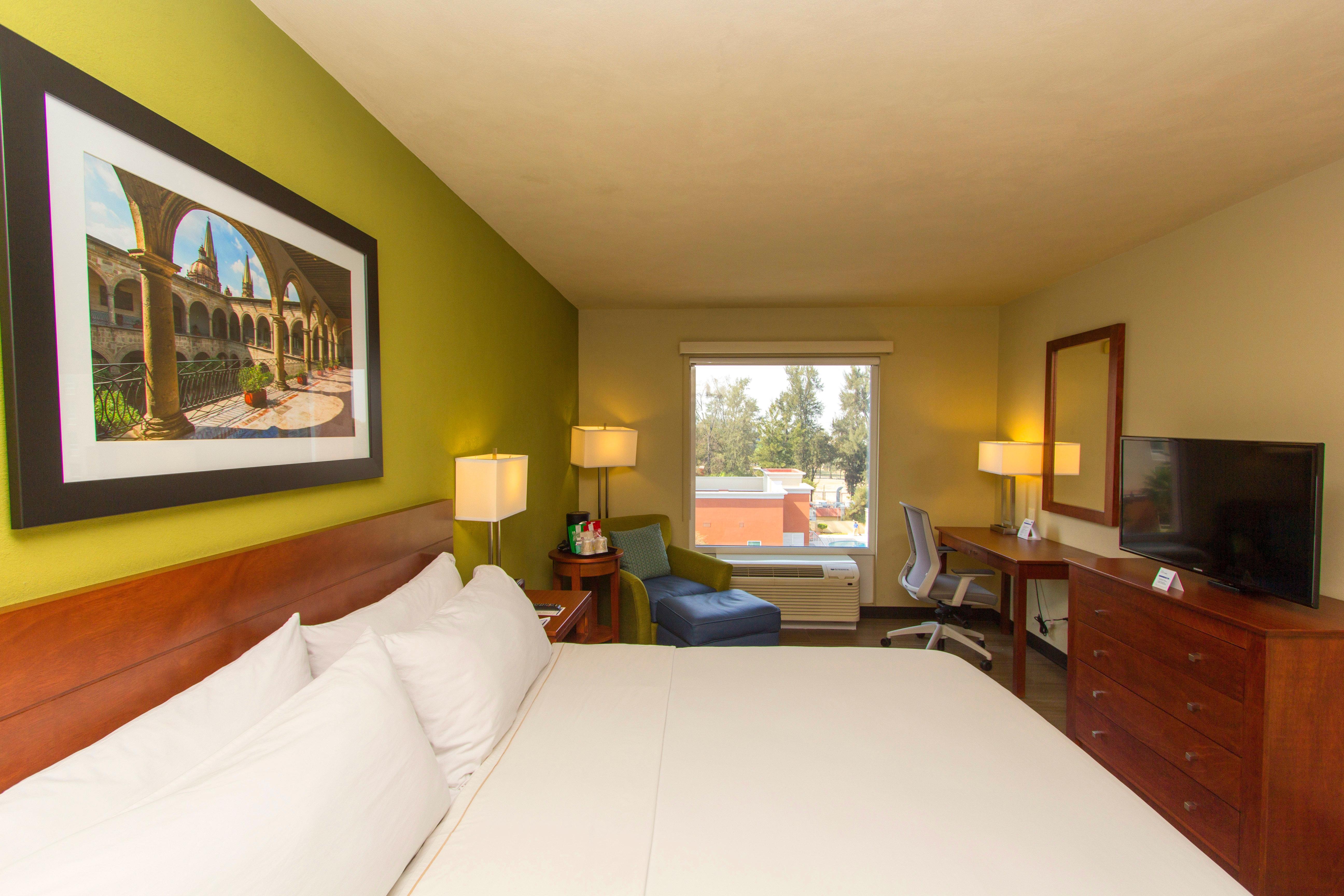 Holiday Inn Express Guadalajara Aeropuerto By Ihg Las Pintas Ngoại thất bức ảnh