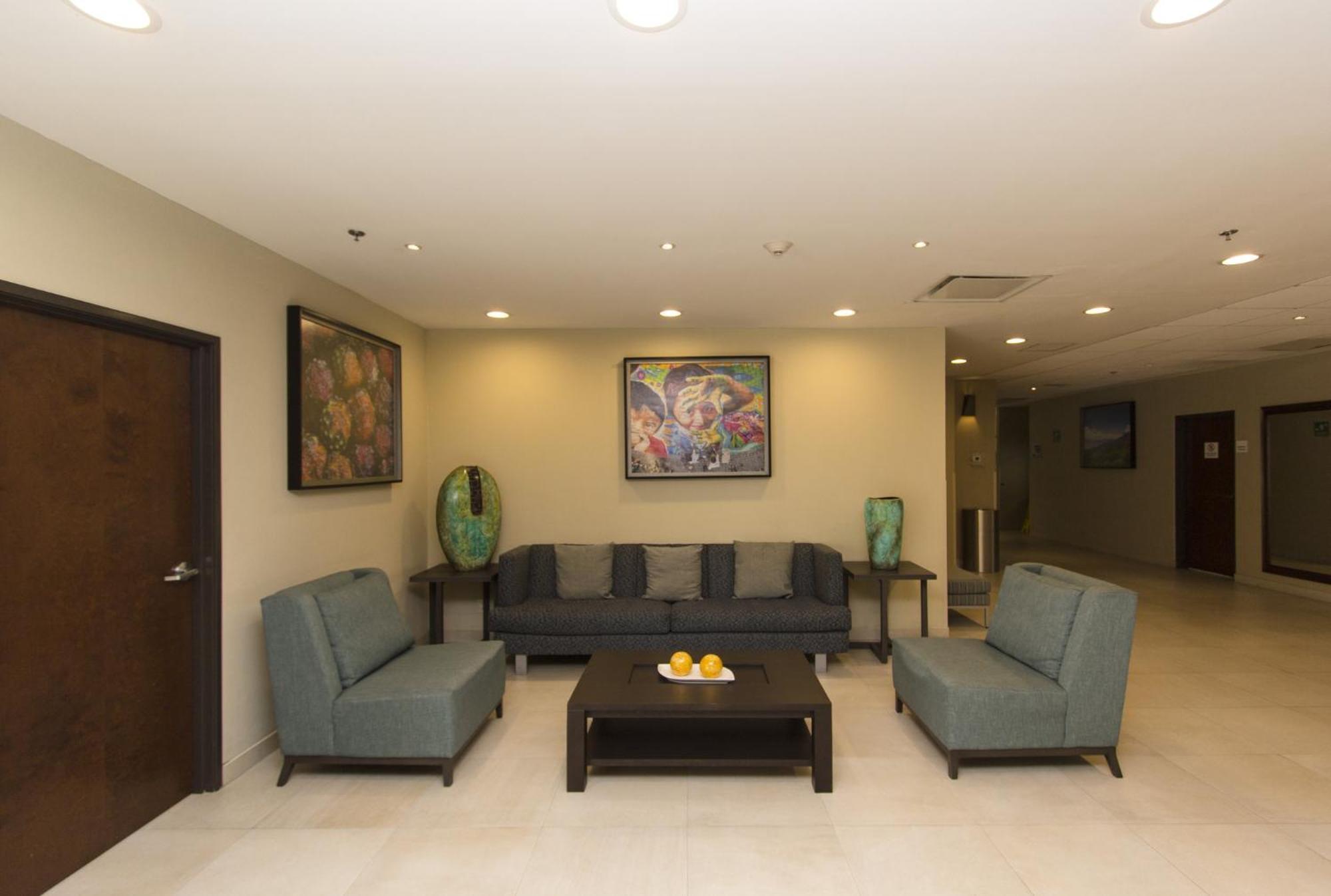 Holiday Inn Express Guadalajara Aeropuerto By Ihg Las Pintas Ngoại thất bức ảnh