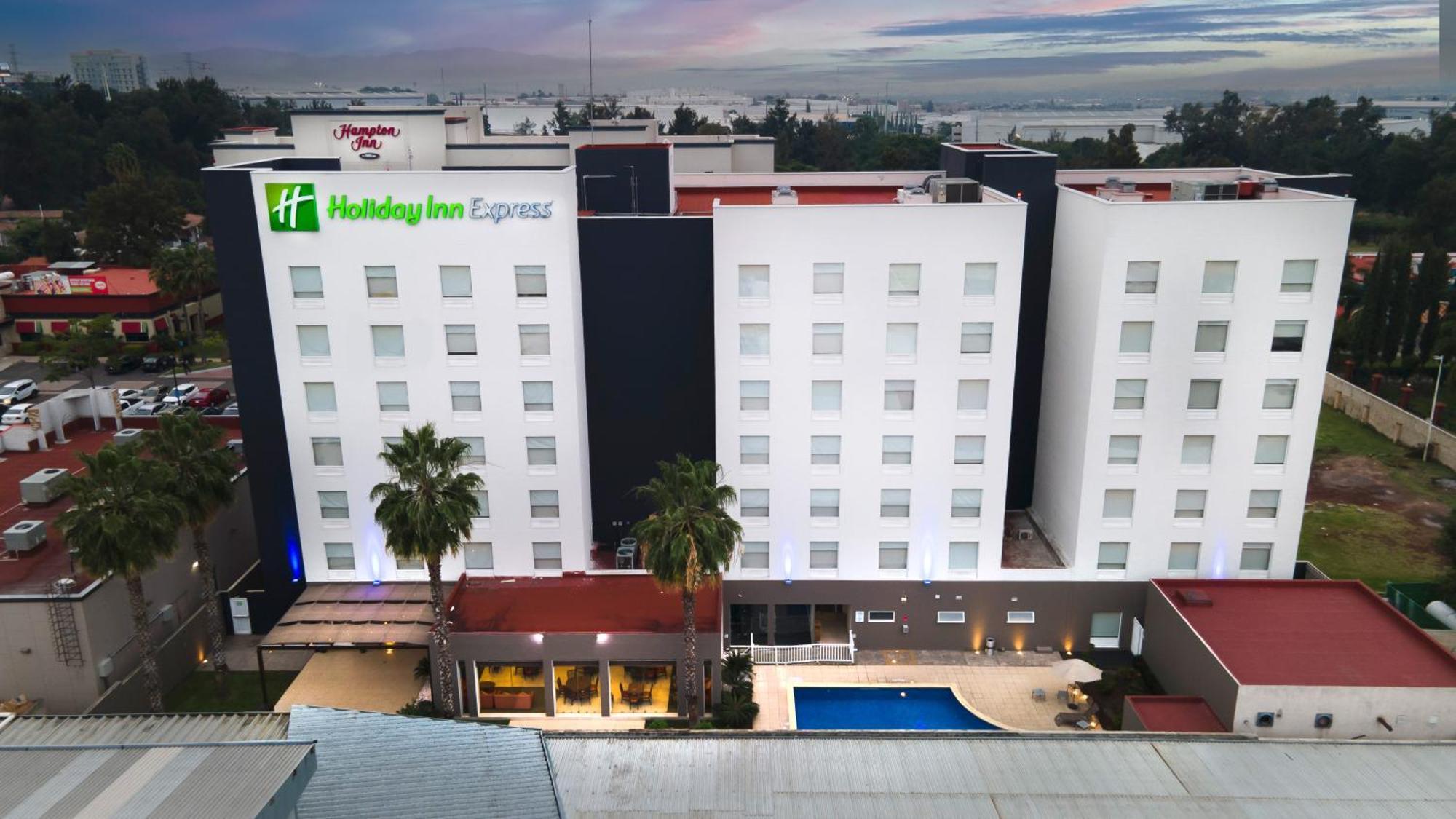 Holiday Inn Express Guadalajara Aeropuerto By Ihg Las Pintas Ngoại thất bức ảnh