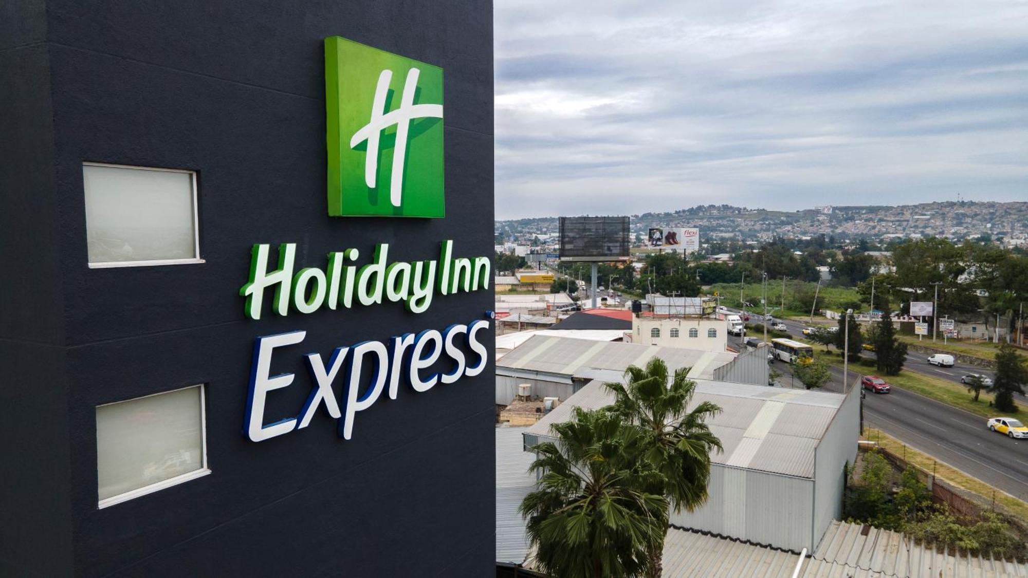 Holiday Inn Express Guadalajara Aeropuerto By Ihg Las Pintas Ngoại thất bức ảnh