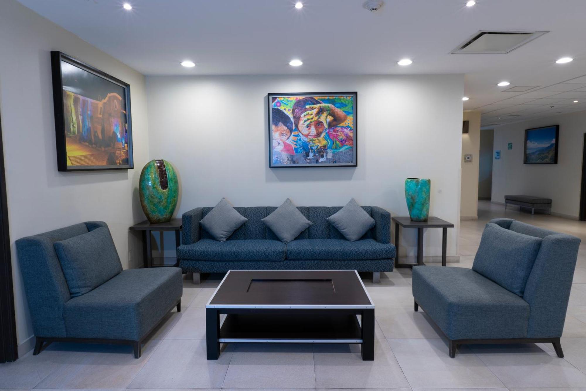 Holiday Inn Express Guadalajara Aeropuerto By Ihg Las Pintas Ngoại thất bức ảnh
