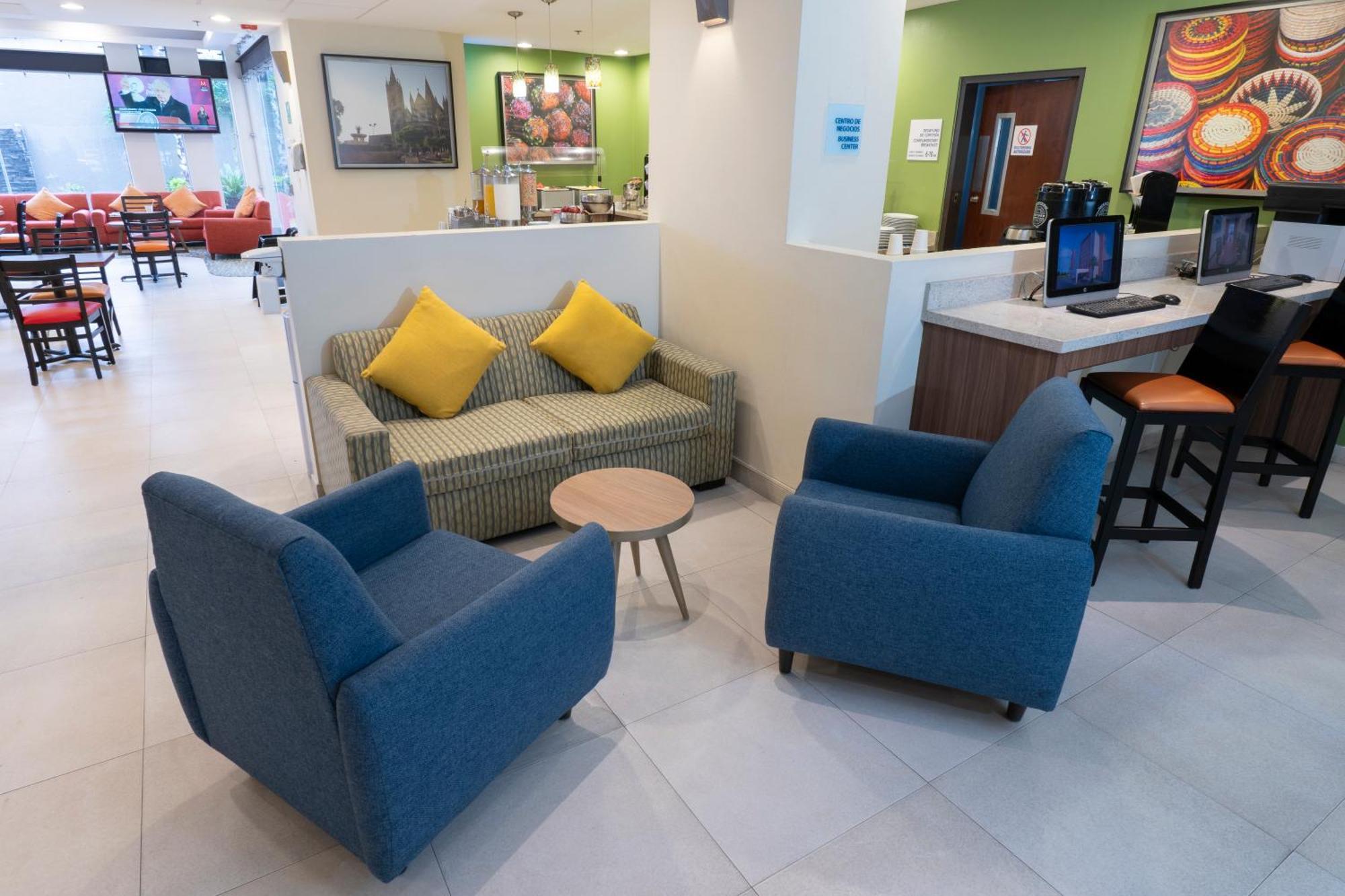 Holiday Inn Express Guadalajara Aeropuerto By Ihg Las Pintas Ngoại thất bức ảnh